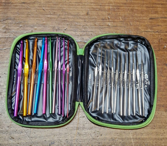 Set Uncinetti Cotone/Lana dal Numero 0,5 al 6,5 in Metallo, Tre Sfere, 22 Misure